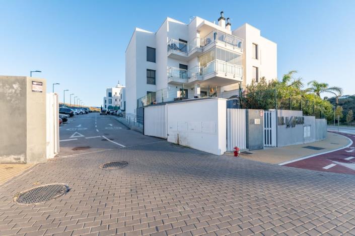 Image No.28-3 Bed Apartment for sale