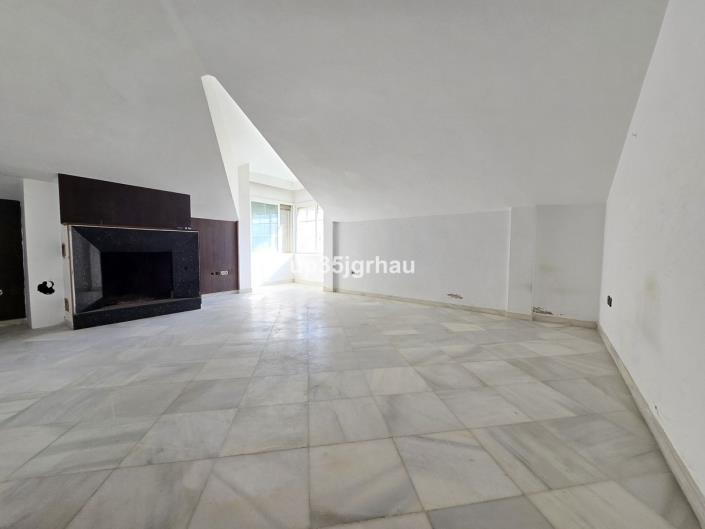 Image No.3-3 Bed Apartment for sale