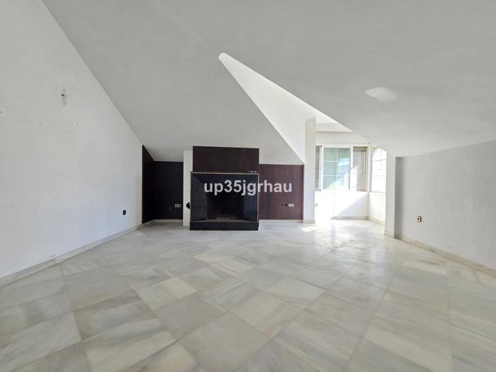 Image No.7-3 Bed Apartment for sale