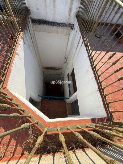 Image No.25-3 Bed Apartment for sale