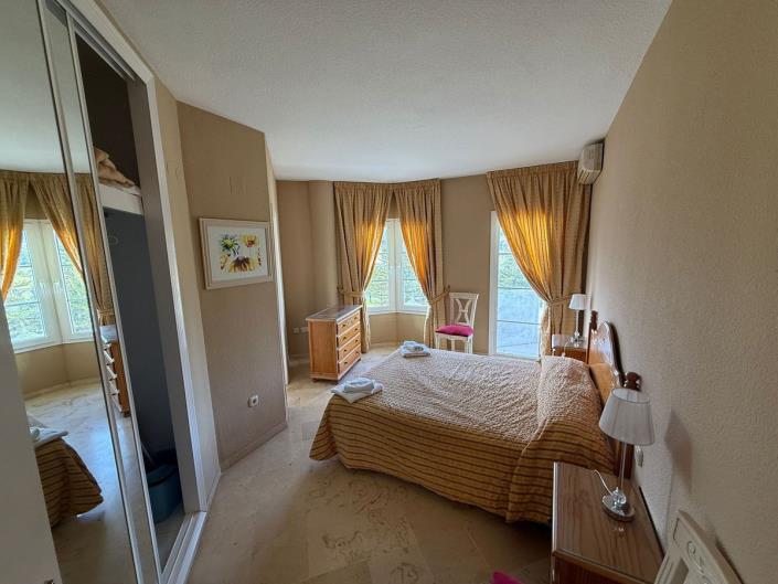 Image No.4-3 Bed Apartment for sale