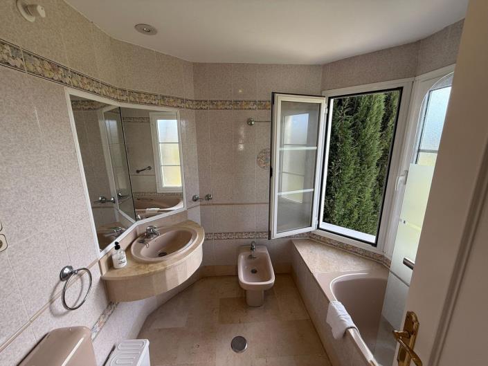 Image No.6-3 Bed Apartment for sale