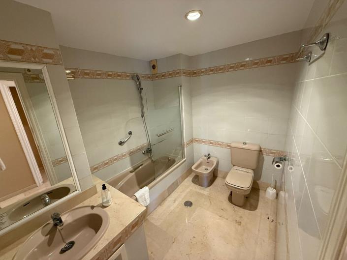 Image No.13-3 Bed Apartment for sale