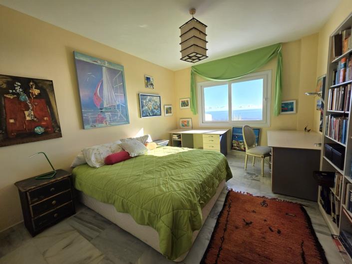 Image No.12-2 Bed Apartment for sale