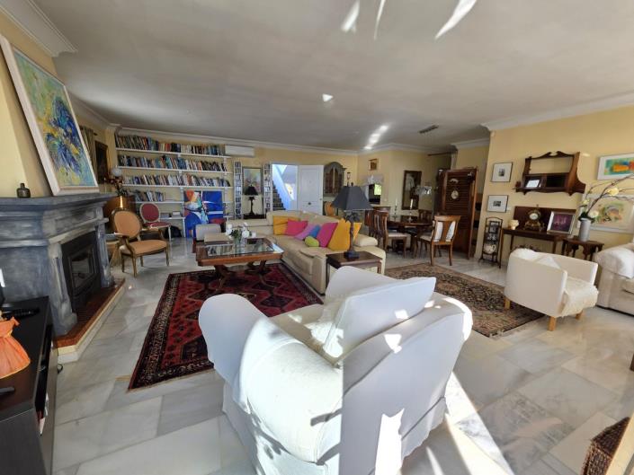 Image No.26-2 Bed Apartment for sale