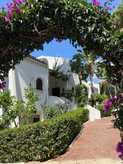 Image No.25-3 Bed Apartment for sale