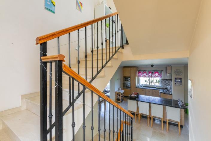 Image No.7-4 Bed Townhouse for sale