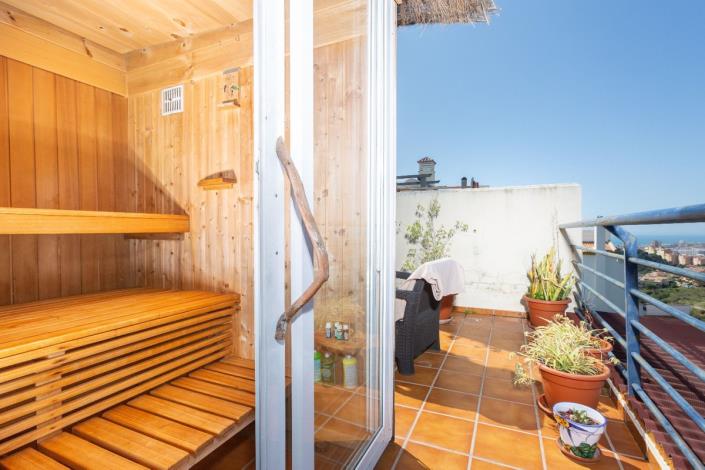 Image No.22-4 Bed Townhouse for sale