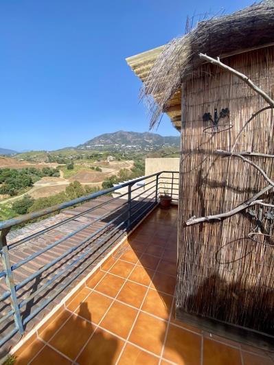 Image No.24-4 Bed Townhouse for sale