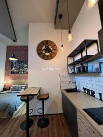 11-20939a0134ad724a8cb2a801094d15a4