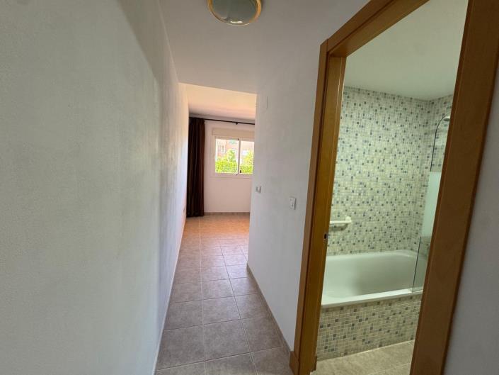 Image No.18-2 Bed Apartment for sale