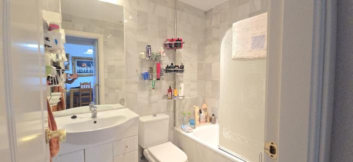 Image No.21-2 Bed Apartment for sale