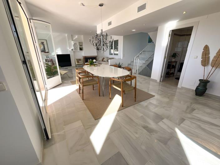 Image No.9-3 Bed Villa / Detached for sale