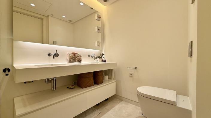 Image No.12-3 Bed Apartment for sale