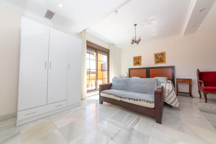 Image No.12-5 Bed Duplex for sale