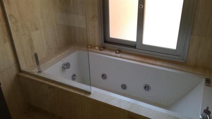 Image No.12-3 Bed Townhouse for sale