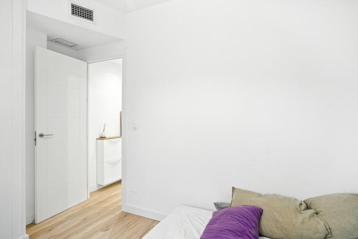 Image No.20-2 Bed Apartment for sale