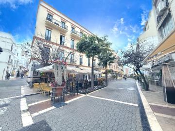 13-5fd73dea700db77384c091ca9818b1a9