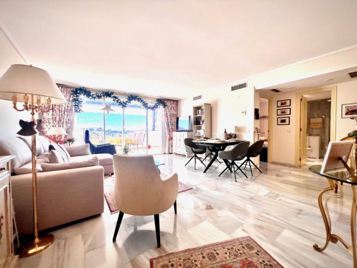 Image No.2-Penthouse de 2 chambres à vendre à Estepona