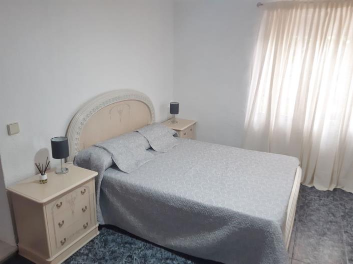 Image No.12-3 Bed Semi-Detached for sale