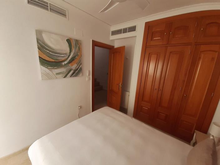 Image No.24-3 Bed Townhouse for sale