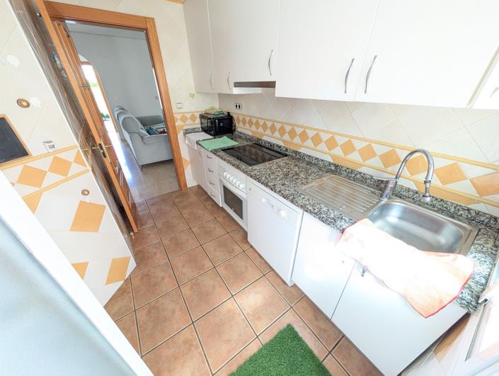 Image No.30-3 Bed Townhouse for sale