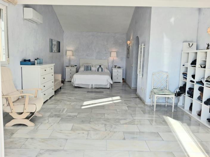 Image No.33-4 Bed Villa for sale