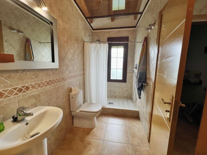 Image No.10-3 Bed Villa for sale