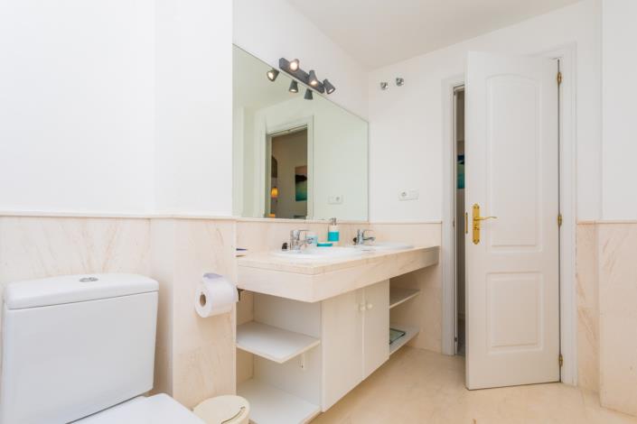 Image No.19-3 Bed Apartment for sale