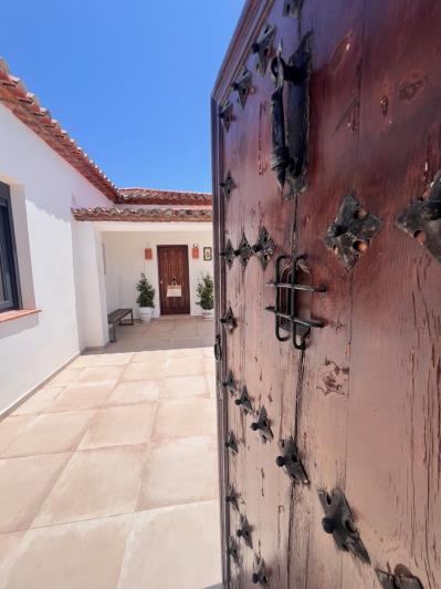 Image No.2-3 Bed Villa for sale