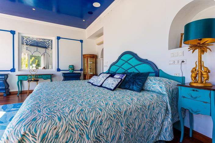 Image No.31-8 Bed Villa for sale