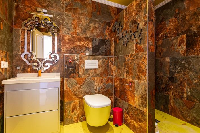 Image No.44-8 Bed Villa for sale