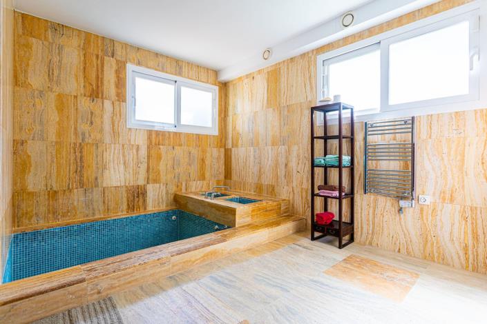 Image No.52-8 Bed Villa for sale