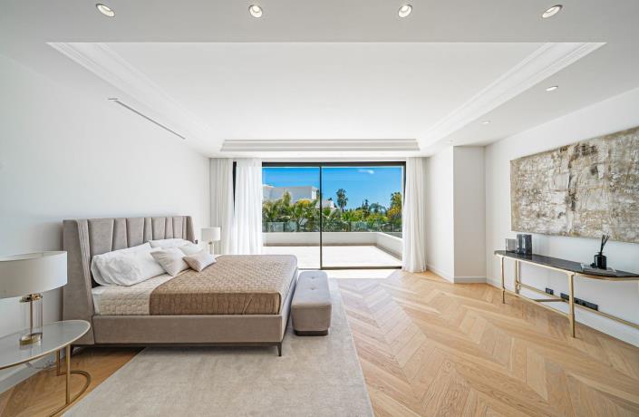 Image No.3-5 Bed Villa for sale