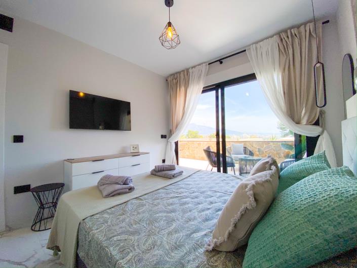 Image No.20-2 Bed Townhouse for sale