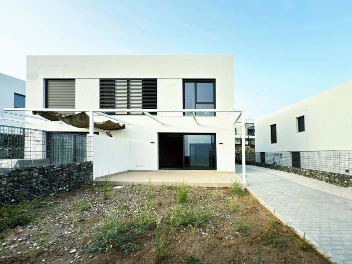 Image No.2-4 Bed Semi-Detached for sale