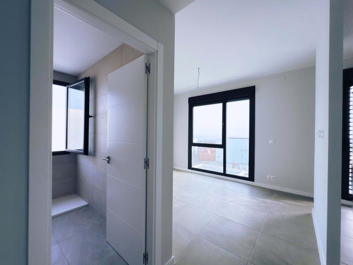 Image No.30-4 Bed Semi-Detached for sale