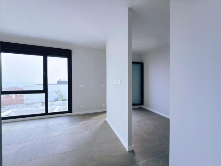 Image No.31-4 Bed Semi-Detached for sale