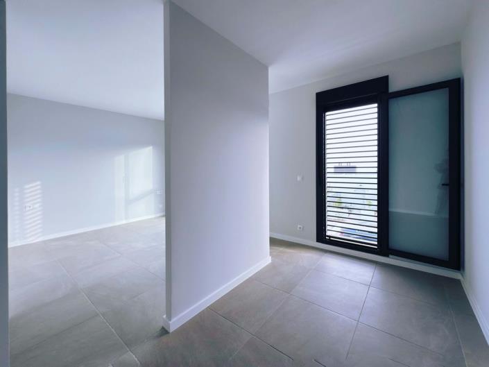 Image No.32-4 Bed Semi-Detached for sale