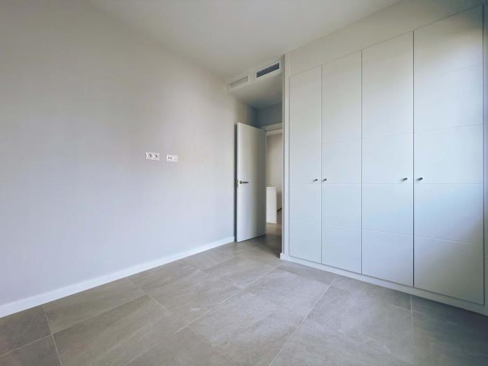 Image No.37-4 Bed Semi-Detached for sale