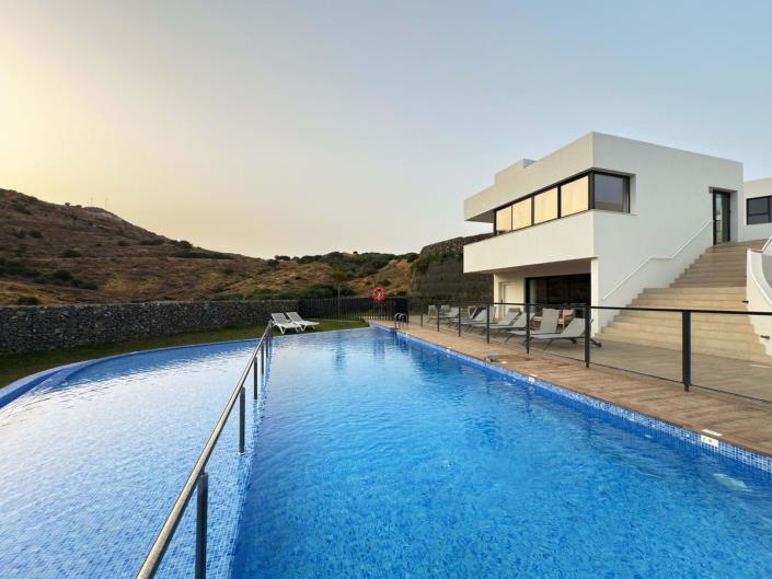 Image No.10-4 Bed Semi-Detached for sale