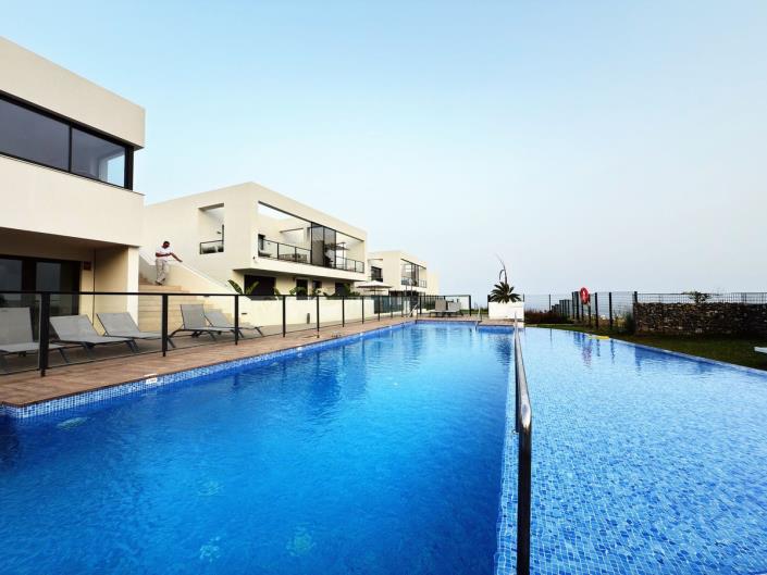 Image No.11-4 Bed Semi-Detached for sale