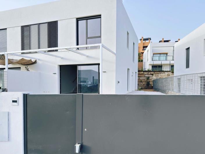 Image No.41-4 Bed Semi-Detached for sale