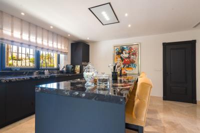 12-53013098fcab6c38b1379cd33298e050