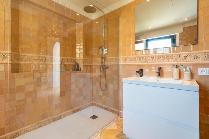 Image No.23-5 Bed Villa for sale