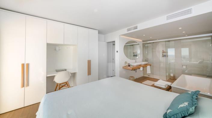 Image No.14-3 Bed Townhouse for sale