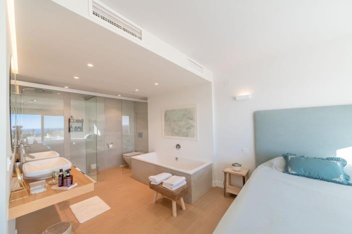 Image No.17-3 Bed Townhouse for sale