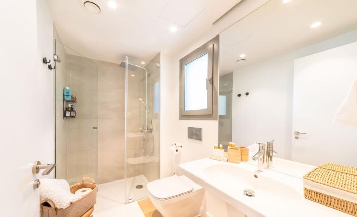 Image No.19-3 Bed Townhouse for sale