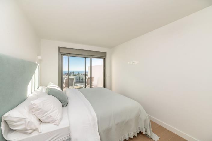 Image No.20-3 Bed Townhouse for sale