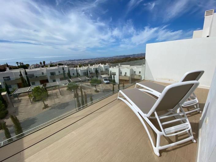 Image No.21-3 Bed Townhouse for sale